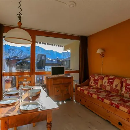 Apartment - 4 Pers, Renove, Skis Aux Pieds, Proche Commerces - Fr-1-637-27