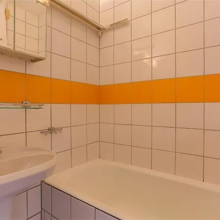Apartment - 4 Pers, Renove, Skis Aux Pieds, Proche Commerces Val Thorens
